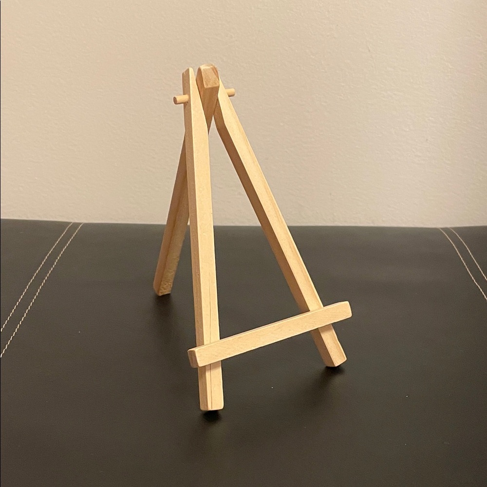 24 - Mini 6” Wooden Display Easels